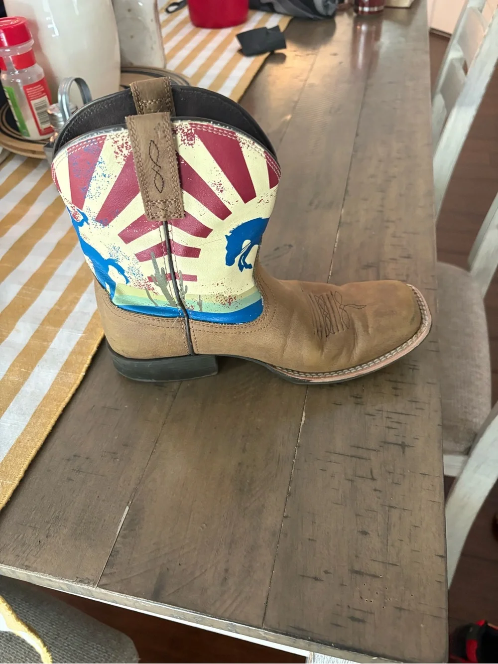 Boys Ariat western boots size 4.5